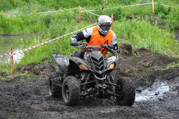 Rusga troféu campeonato russo entre ATVs e motocicletas — Fotografia de Stock