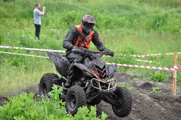 Rusga troféu campeonato russo entre ATVs e motocicletas — Fotografia de Stock