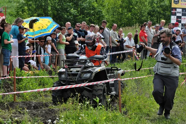 Najazd trofeum Mistrzostw Rosji wśród quady i motocykle — Zdjęcie stockowe