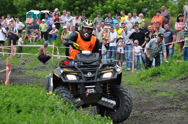 Najazd trofeum Mistrzostw Rosji wśród quady i motocykle — Zdjęcie stockowe