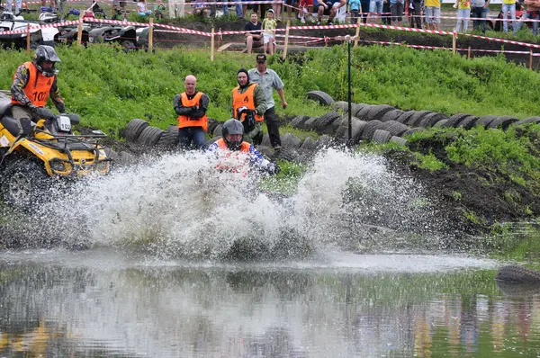 Rusga troféu campeonato russo entre ATVs e motocicletas — Fotografia de Stock