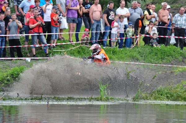 Najazd trofeum Mistrzostw Rosji wśród quady i motocykle — Zdjęcie stockowe