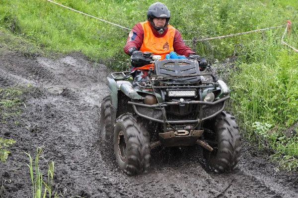 Rusga troféu campeonato russo entre ATVs e motocicletas — Fotografia de Stock