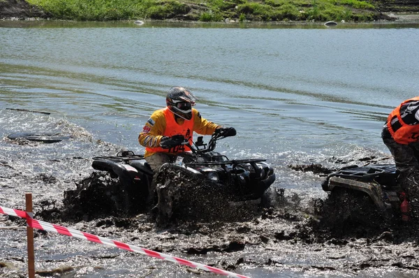 Najazd trofeum Mistrzostw Rosji wśród quady i motocykle — Zdjęcie stockowe