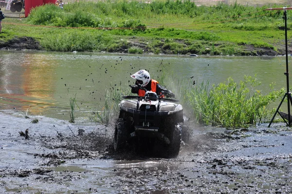 Rusga troféu campeonato russo entre ATVs e motocicletas — Fotografia de Stock