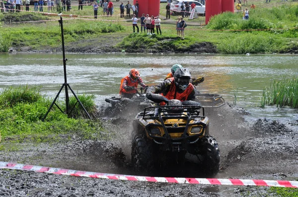 Rusga troféu campeonato russo entre ATVs e motocicletas — Fotografia de Stock