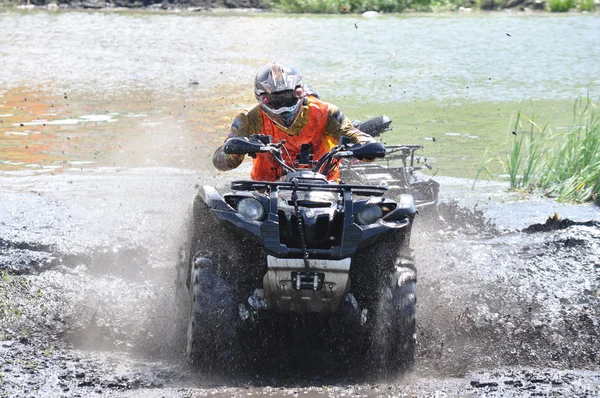 Rusga troféu campeonato russo entre ATVs e motocicletas — Fotografia de Stock