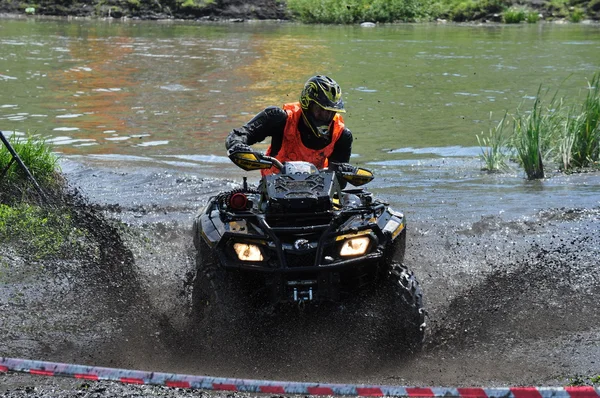 Rusga troféu campeonato russo entre ATVs e motocicletas — Fotografia de Stock