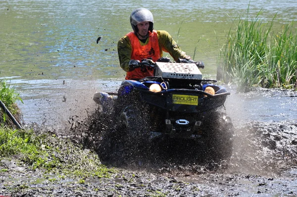 Rusga troféu campeonato russo entre ATVs e motocicletas — Fotografia de Stock