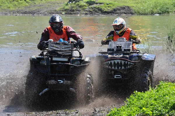 Rusga troféu campeonato russo entre ATVs e motocicletas — Fotografia de Stock