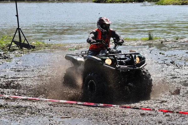 Rusga troféu campeonato russo entre ATVs e motocicletas — Fotografia de Stock