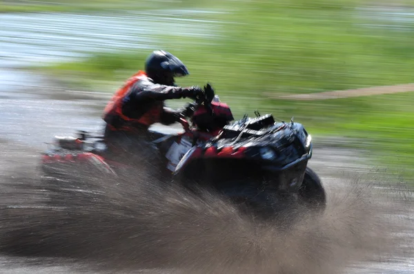 Najazd trofeum Mistrzostw Rosji wśród quady i motocykle — Zdjęcie stockowe