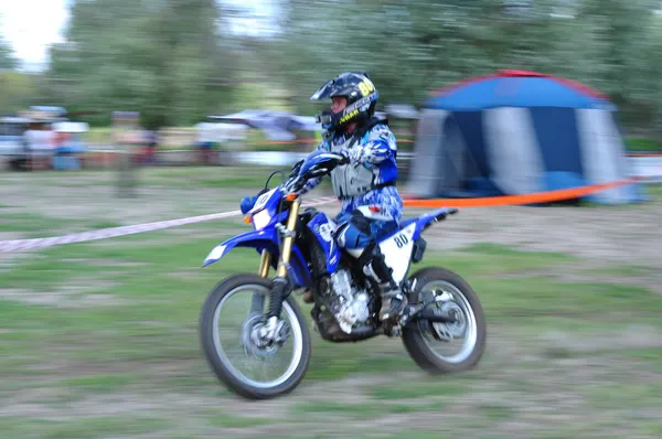 Rusga troféu campeonato russo entre SUVs, ATVs e motocicletas — Fotografia de Stock