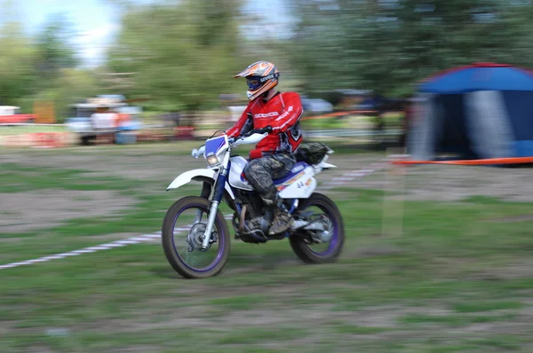 Najazd trofeum Mistrzostw Rosji wśród terenowych, quadów i motocykli — Zdjęcie stockowe