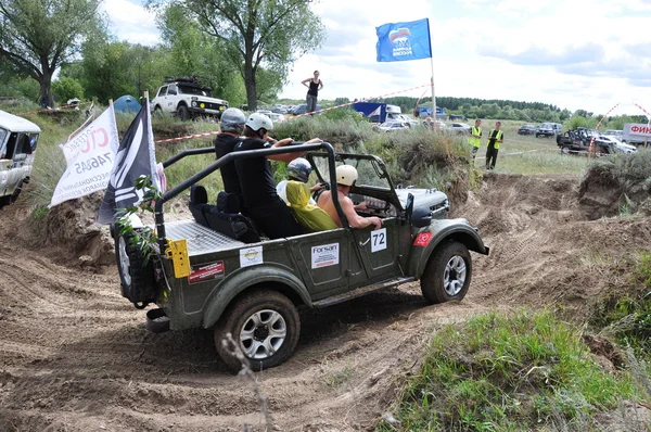 Russian championship trophy raid among SUVs, ATVs and motorcycles. — Stock Photo, Image