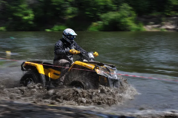 Ruský šampionát trofej raid mezi SUV, čtyřkolky a motocykly. — Stock fotografie