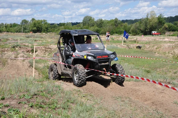 Russian championship trophy raid among SUVs, ATVs and motorcycles. — Stock Photo, Image