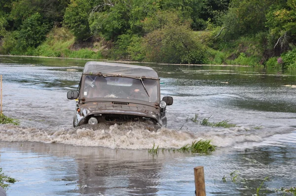 Russian championship trophy raid among SUVs, ATVs and motorcycles. — Stock Photo, Image