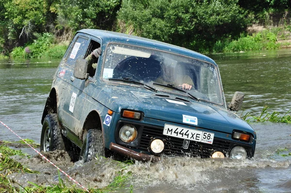 Russische kampioenschap trofee raid onder SUV's, ATV's en motorfietsen. — Stockfoto