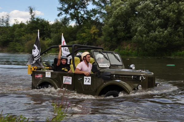 Campeonato ruso de ataque trofeo entre SUV, ATV y motocicletas . — Foto de Stock