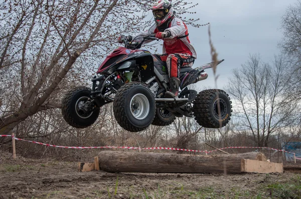 Championnat de Russie de Motocross parmi les motos et les VTT — Photo