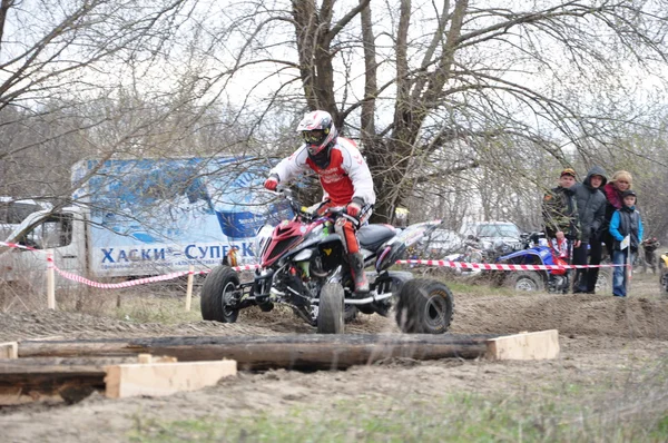 Championnat de Russie de Motocross parmi les motos et les VTT — Photo