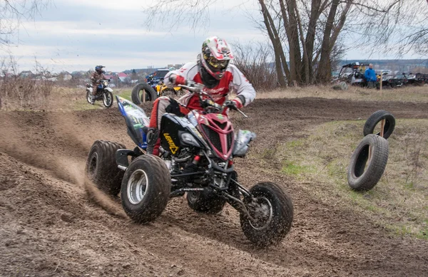 Campeonato Russo de Motocross entre motocicletas e ATVs — Fotografia de Stock