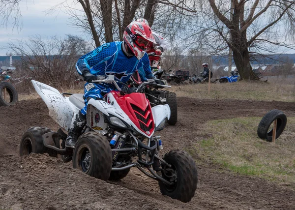 Campeonato Russo de Motocross entre motocicletas e ATVs — Fotografia de Stock