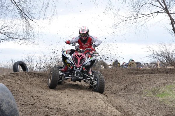 Championnat de Russie de Motocross parmi les motos et les VTT — Photo