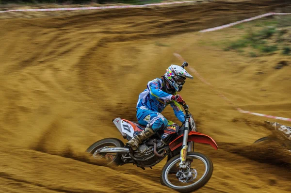 Campeonato de Rusia de Motocross entre motocicletas y vehículos todo terreno —  Fotos de Stock