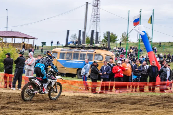 Russische Meisterschaft im Motocross unter Motorrädern und Geländewagen — Stockfoto