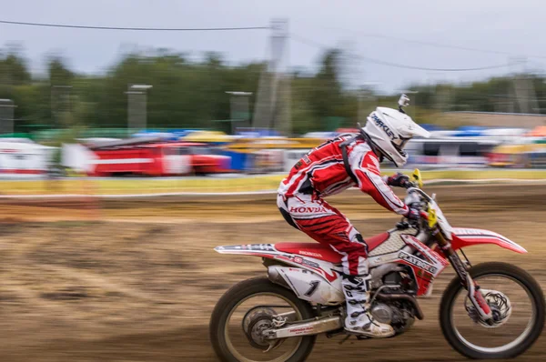 Russische Meisterschaft im Motocross unter Motorrädern und Geländewagen — Stockfoto