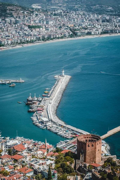 Blick auf Alanya, Meeresstrand in Alanya, Türkei — Stockfoto