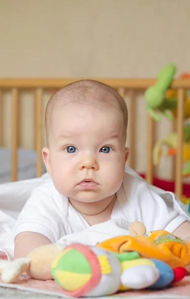 Baby looking at camera — Stock Photo, Image
