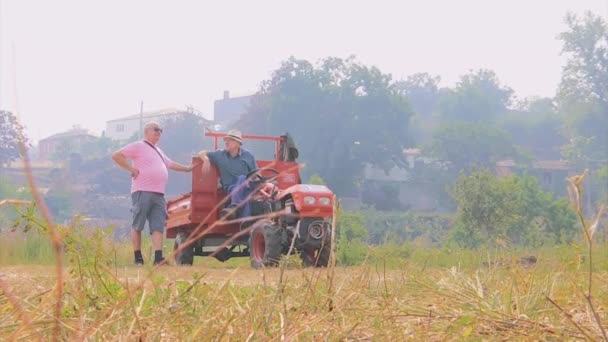 Two Man Tractor Watching Something Forest Fires Ambient — Vídeo de stock