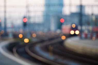 Zürih, İsviçre'deki tren istasyonu yumuşak odak görünümü.