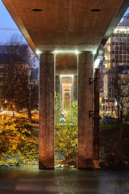 gece köprü iskeleler