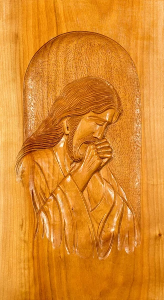 Bajorrelieve Tallado Madera Jesucristo Orando —  Fotos de Stock