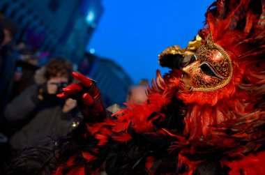 Venedik - Mart 5: Venedik kostümlü kimliği belirsiz bir kişi bir