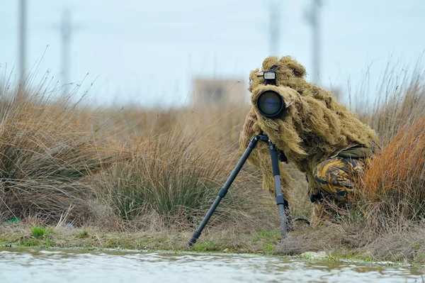 Naturfotograf im Freien — Stockfoto