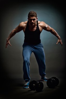 atletik genç adam portre Studio