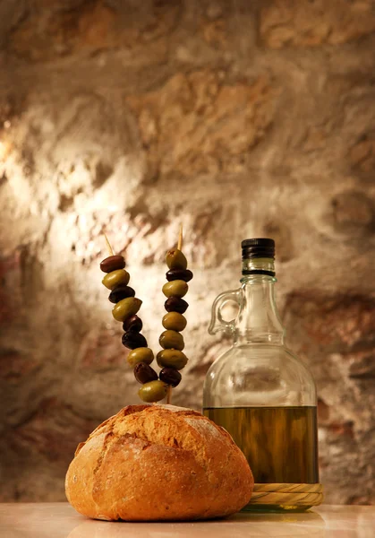 Olive , olive oil, and bread — Stock Photo, Image