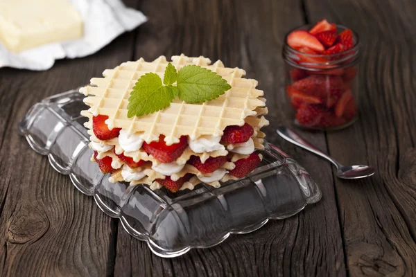 Waffle with strawberry — Stock Photo, Image