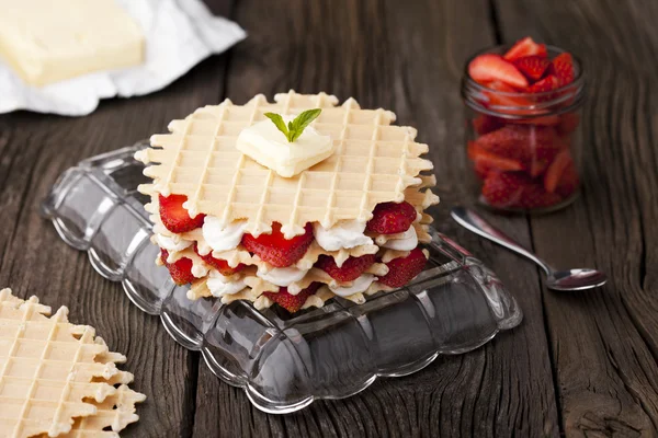 Waffle with strawberry — Stock Photo, Image