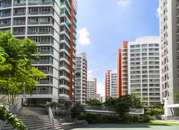 Apartamentos residenciales de color naranja Imágenes de stock libres de derechos