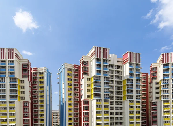 Apartamentos residenciais coloridos — Fotografia de Stock