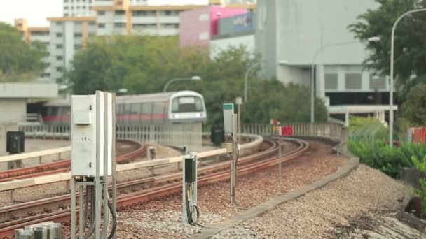 Tåg på stationen — Stockvideo