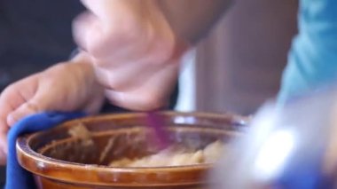 El çırpışından, el çırpışına, durağan, sonra soldan sağa, sonra da statik.