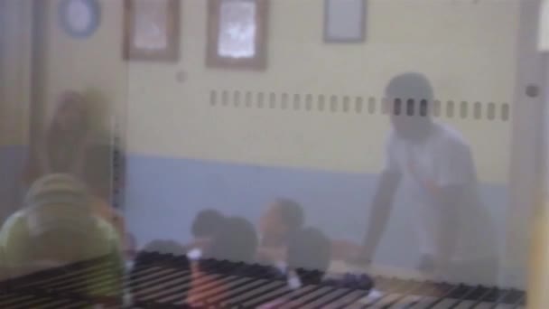 Reflection Children Class Teachers Glass Slide Right Left — Vídeo de stock