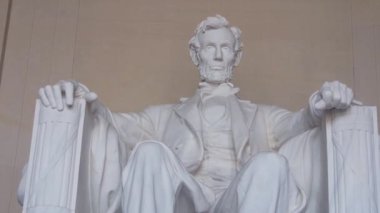 Abraham Lincoln Statue - Static